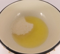 Крем белковый, заварной на водяной бане(Шаг №1)