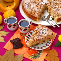 Тыквенно-яблочный пирог с грецкими орехами и шоколадом